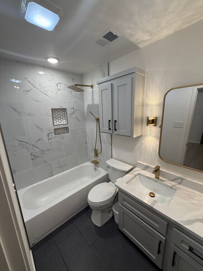 Building Photo - Luxury 3/2/2 in Cooper school district!