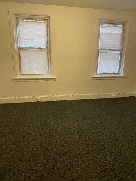 Building Photo - 151 Locust St