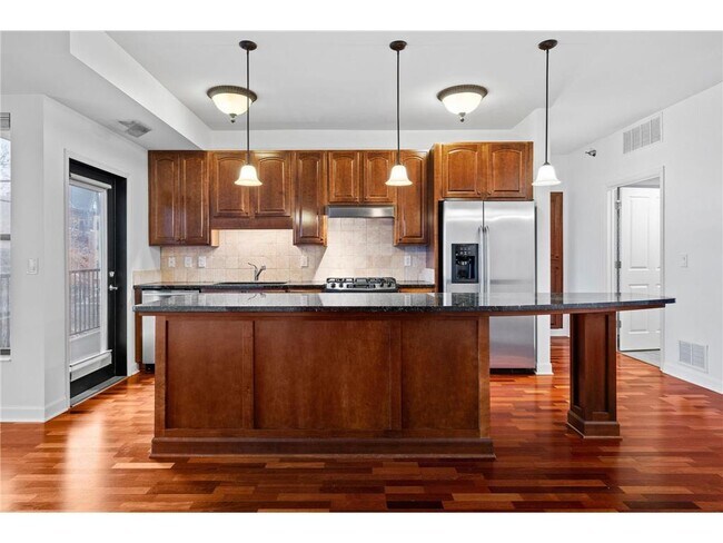 Building Photo - 317 Groveland Ave