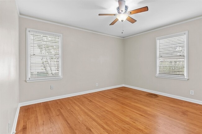 Building Photo - 5229 Ira St