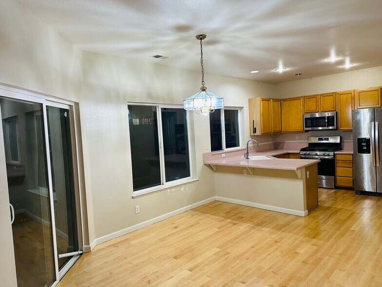 Building Photo - 3729 Seine Ct