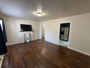 Building Photo - 1552 Lombardy St