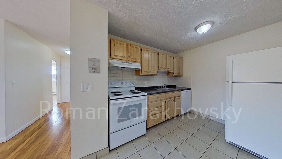 Building Photo - 88 Gardner St