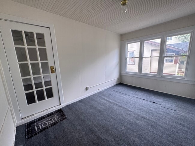 Building Photo - 837 S Belmont Ave