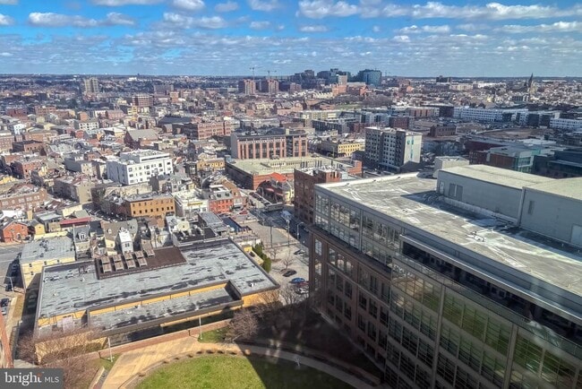 Building Photo - 675 S President St