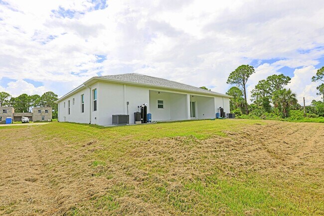 Building Photo - AVAILABLE NOW