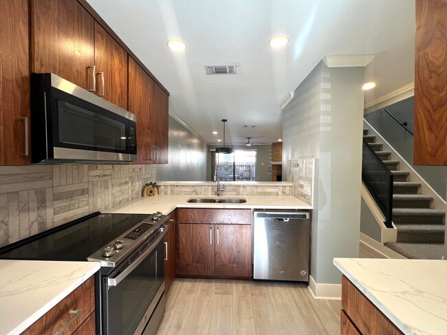 Building Photo - Two Stories, 2 Bedrooms 1.5 Baths Condo for Rent in Central Austin, Downtown, S Lamar and Hwy 290