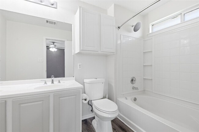Building Photo - 209 Rinehardt St