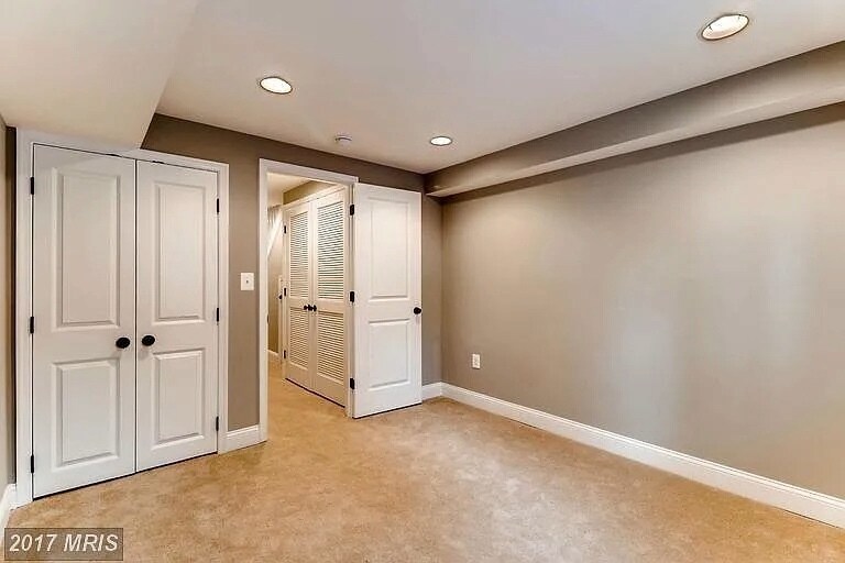 Building Photo - 616 Hyson St