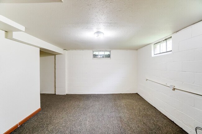 Building Photo - 919 Brookley Blvd