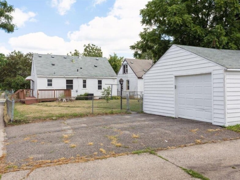 Building Photo - 5055 Emerson Ave N