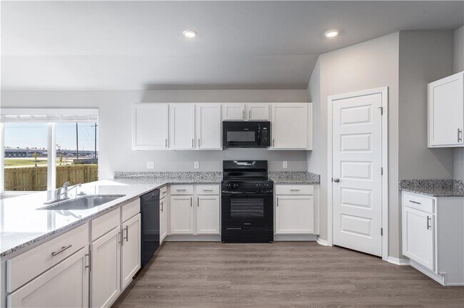 Building Photo - 2111 E Annette Dr