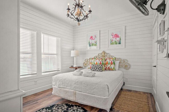 Building Photo - 707 Parkplace-SI ID1036727P