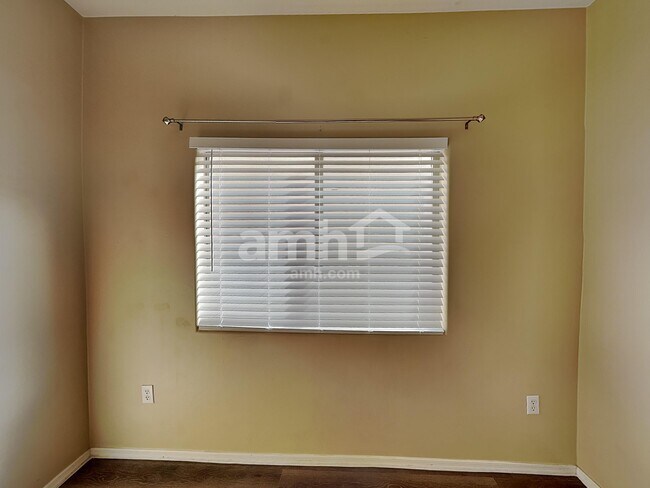 Building Photo - 1990 E Vera Cruz Vis