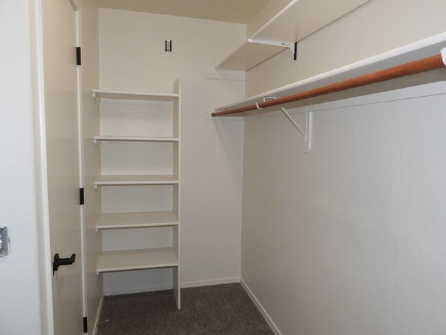 Building Photo - THIS HOME IS FOR LEASE UNTIL 8/31/2026 SHORT TERM.