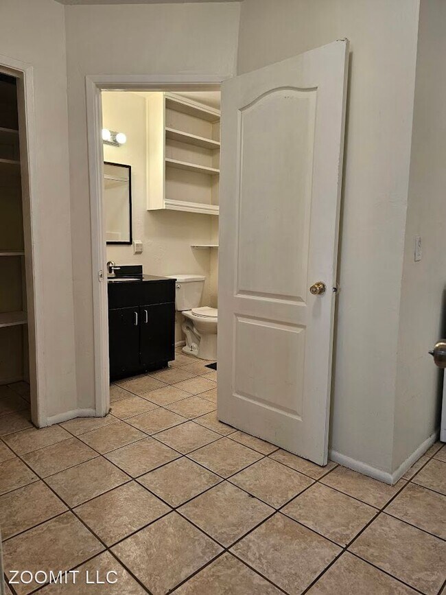 Building Photo - 2 br, 2 bath House - 1029 E Meadowbrook Ave