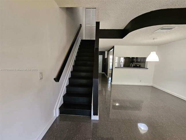 Building Photo - 117 SW 96th Ave
