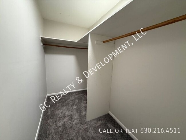 Building Photo - 4311 IL-176-Unit A