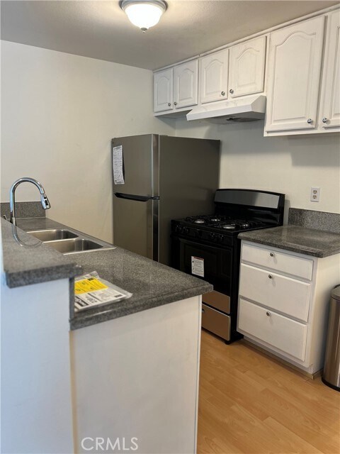 Building Photo - 525 La Fayette Park Pl