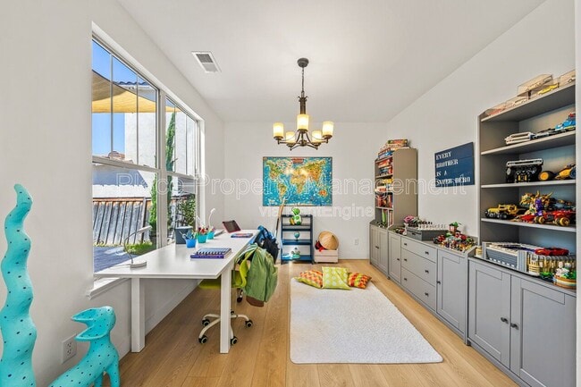 Building Photo - 1687 Picket Fence Dr