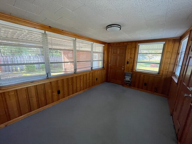 Building Photo - 5057 Wrightsville Ave
