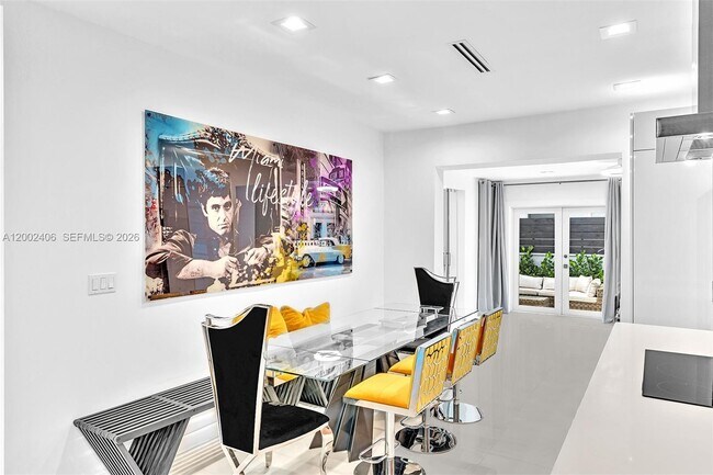 Building Photo - 1002 10th St