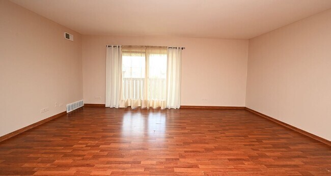 Building Photo - 675 Grove Terrace