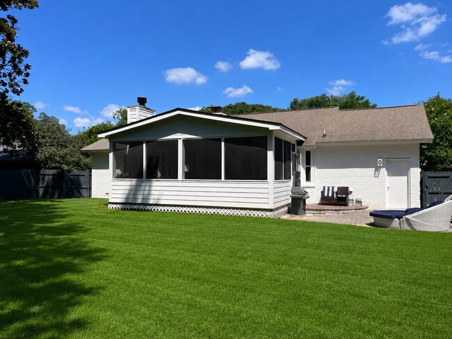 Building Photo - 3 Bedroom 2 Bath Furnished House in Harborgate Shores - Mt Pleasant