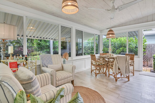 Building Photo - 1517 N Palmway