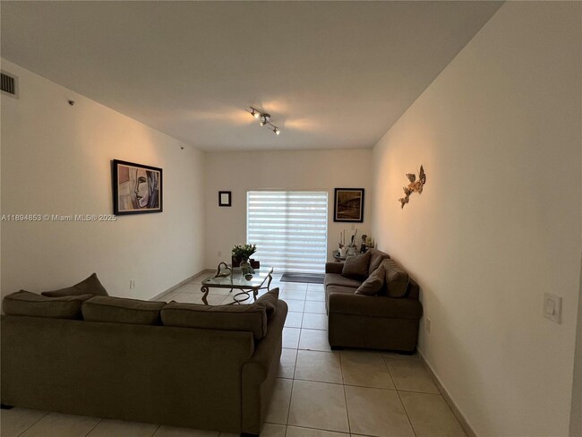 Building Photo - 7290 NW 114th Ave