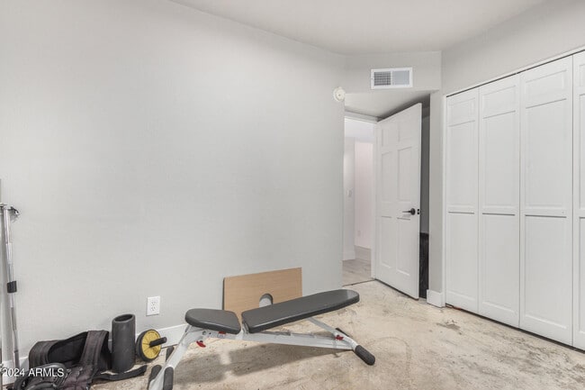 Building Photo - 321 E Aspen Way