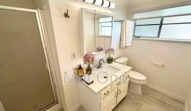 Building Photo - 1582 Tiffany Pl