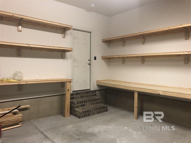 Building Photo - 30220 Persimmon Dr