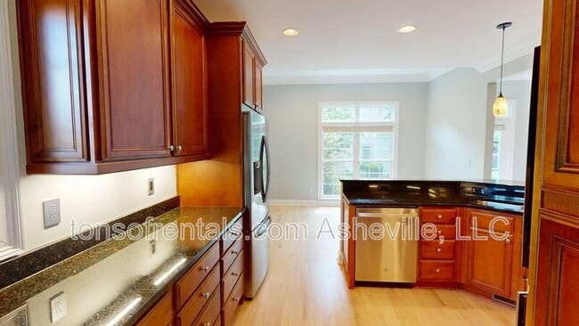 Building Photo - 385 Mistletoe Trail