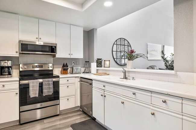 Building Photo - 54575 Shoal Creek