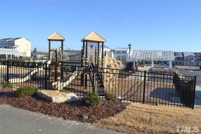Building Photo - 634 Gimari Dr