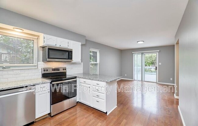 Building Photo - 1661 Rishon Hill Dr