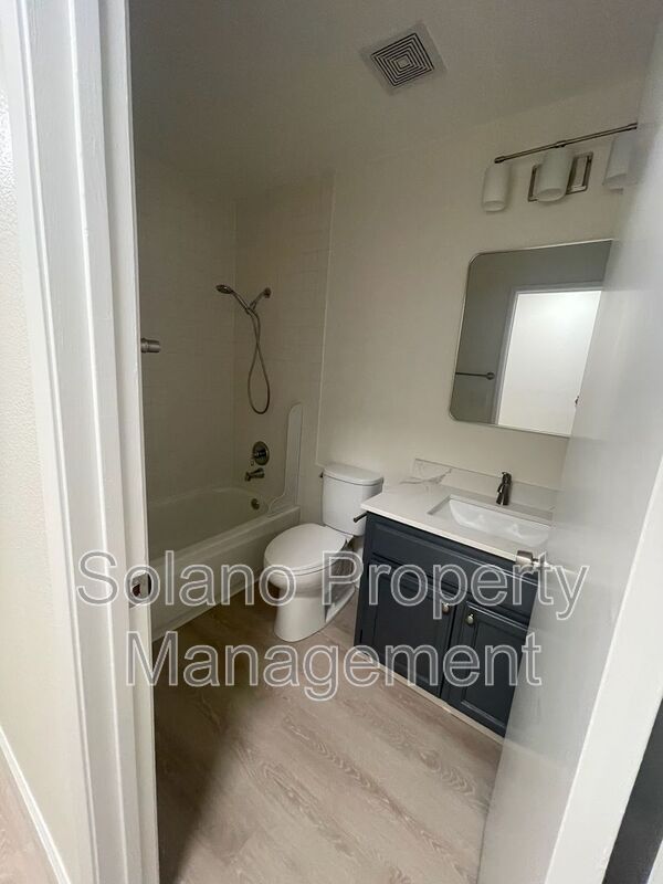 Building Photo - 193 Nautilus Dr