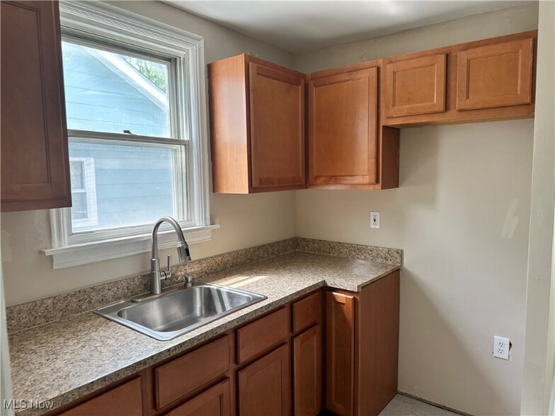 Building Photo - 3759 Northampton Rd