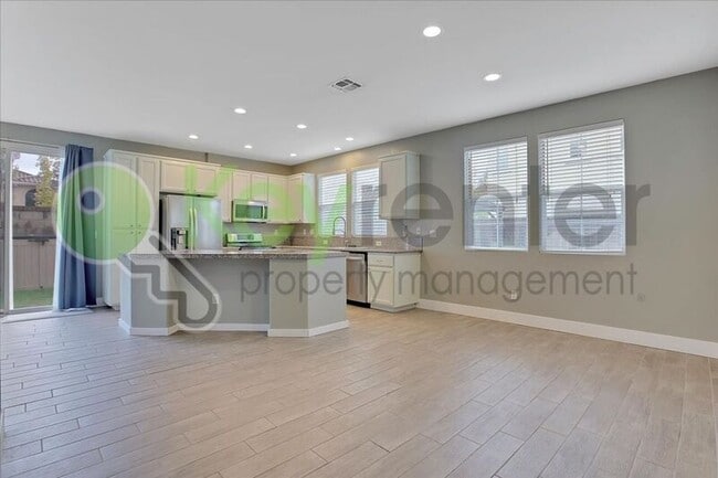 Building Photo - 461 Anjou Cir