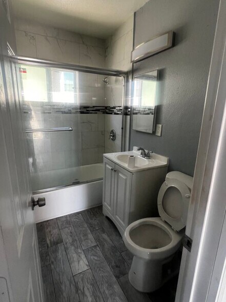 Building Photo - 120 W 73rd St