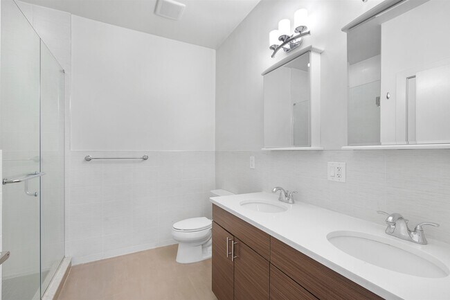 Building Photo - 136 Oakland Ave