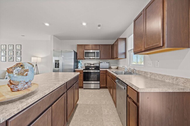 Building Photo - 160 Day Song Ct