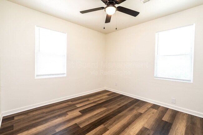 Building Photo - 1318 N Piatt Ave