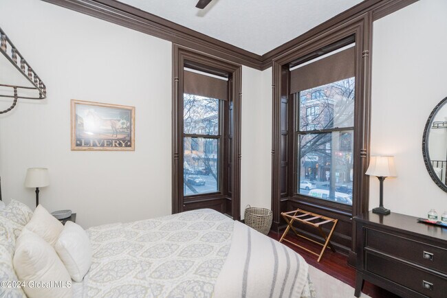 Building Photo - 1 Spring St