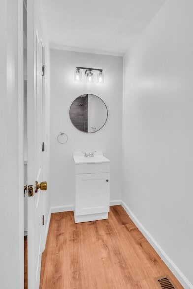 Building Photo - 3232 Hinkle Dr