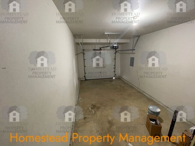 Building Photo - 599