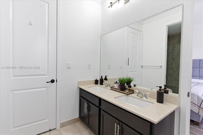 Building Photo - 3407 W 99th Pl