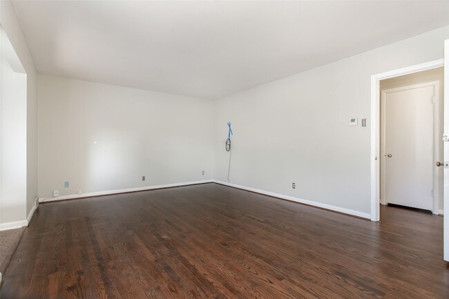 Building Photo - 6506 St Moritz Ave