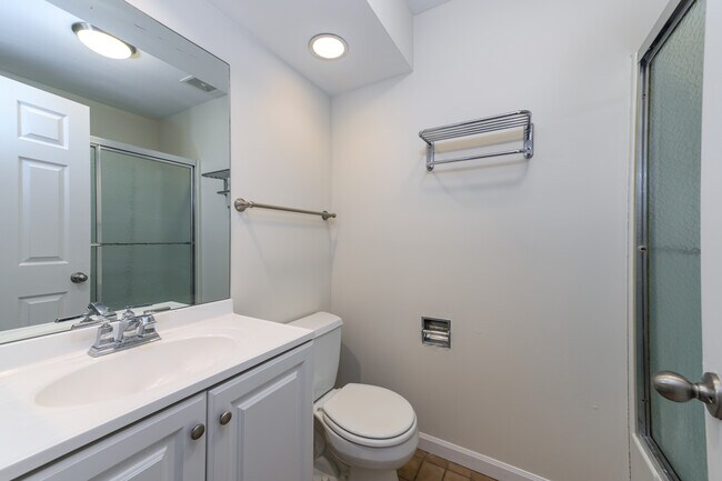 Building Photo - 5932 McPherson Ave